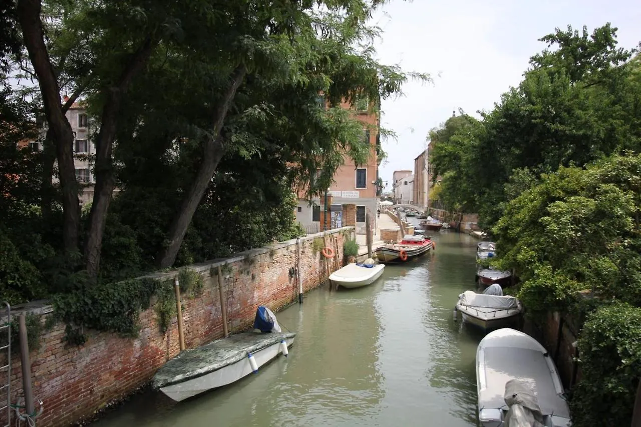 Veneziacentopercento Apartments & Rooms Wenecja