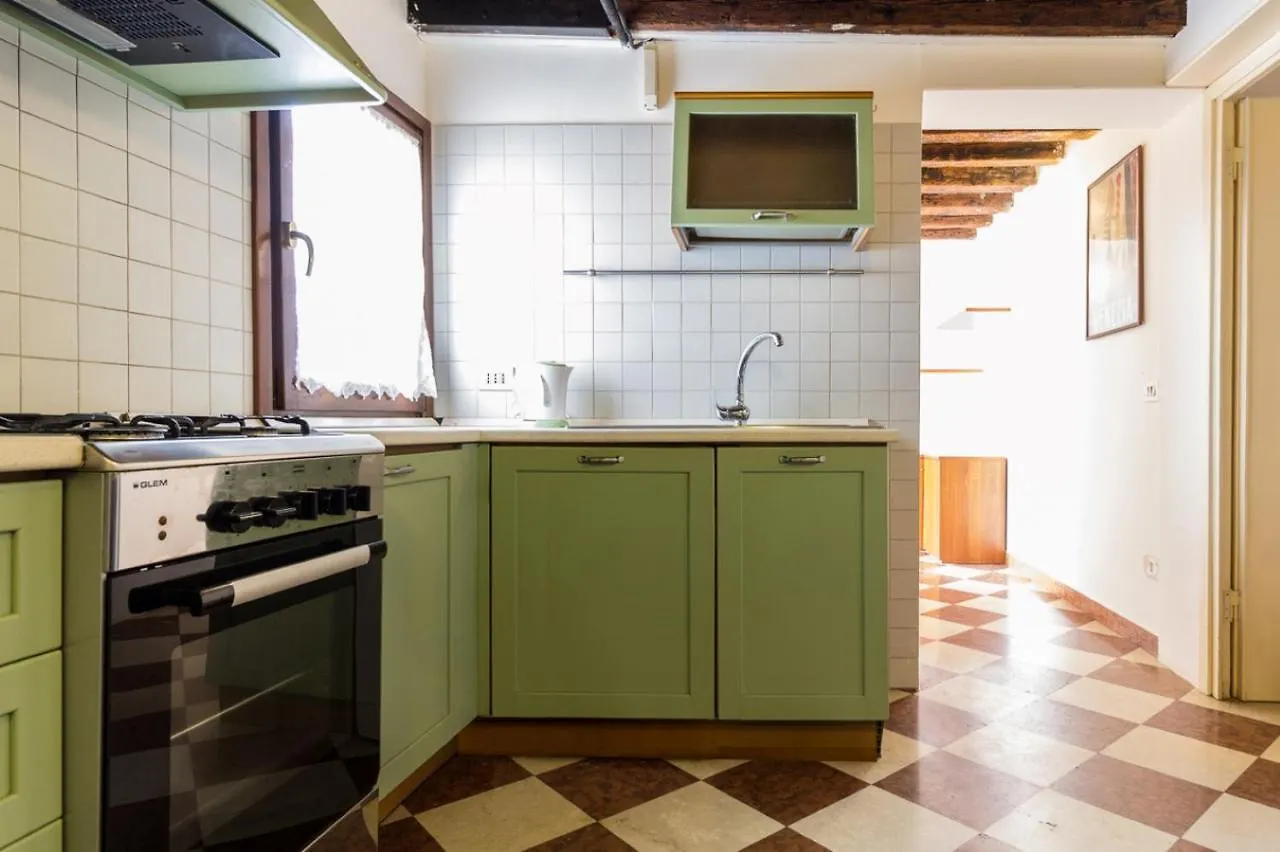 Veneziacentopercento Apartments & Rooms