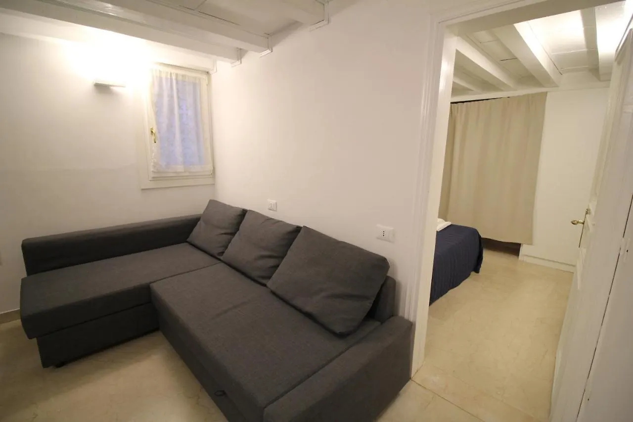 Veneziacentopercento Apartments & Rooms Italien