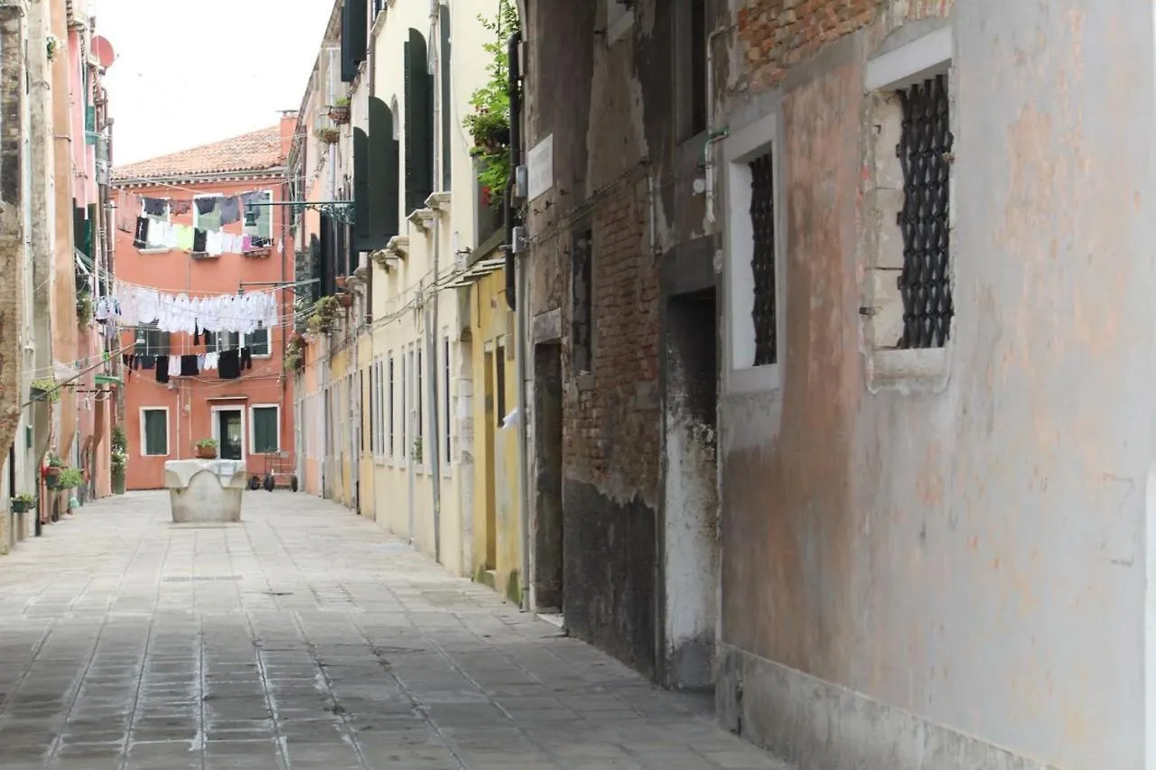 Veneziacentopercento Apartments & Rooms