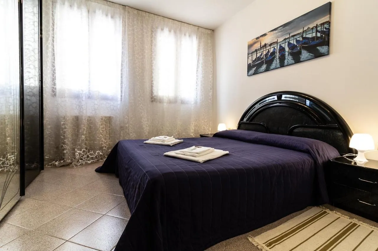 Veneziacentopercento Apartments & Rooms  Wenecja
